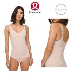 Lululemon Simply Sleek 2-in-1 Tank
Misty Shell Size 2